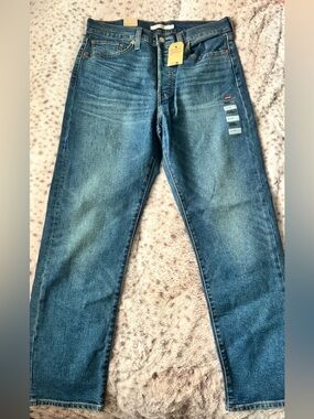 NWT Levi's Women’s Blue Wedgie Straight Fit Jeans 31x28